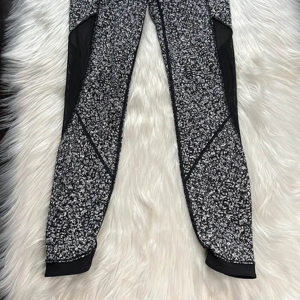 Lululemon Sole 7/8 Training Tight Alpine White Black